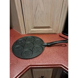 Nordic Ware Snowflake Silver Dollar Pancake Griddle Pan Nonstick Non-Stick